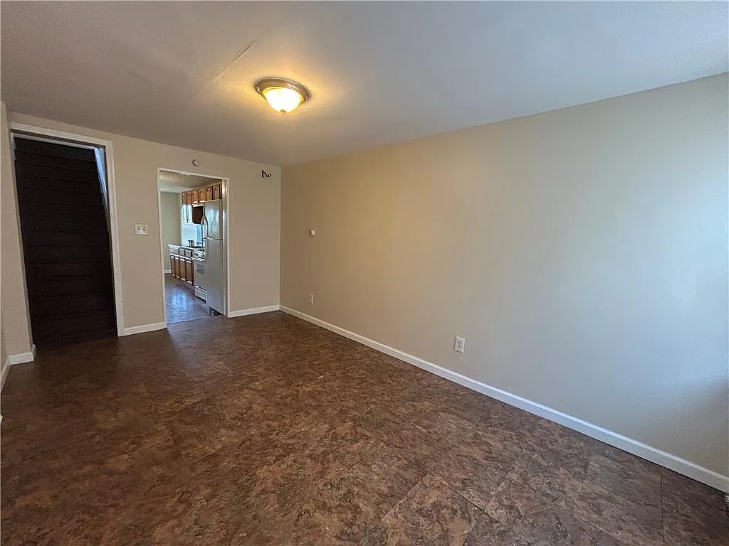2 bed, 1.0 bath, 800 sqft, $1,395 — Photo 2