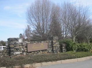 2 Spyglass Cir, Hope Valley, RI 02832