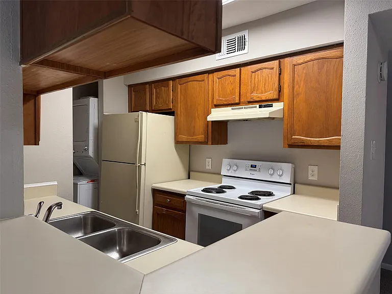 4001 Nasa Pkwy #138 — Photo 10