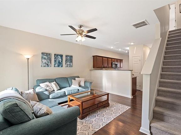 3rd image of 107 Sommerwall Pl