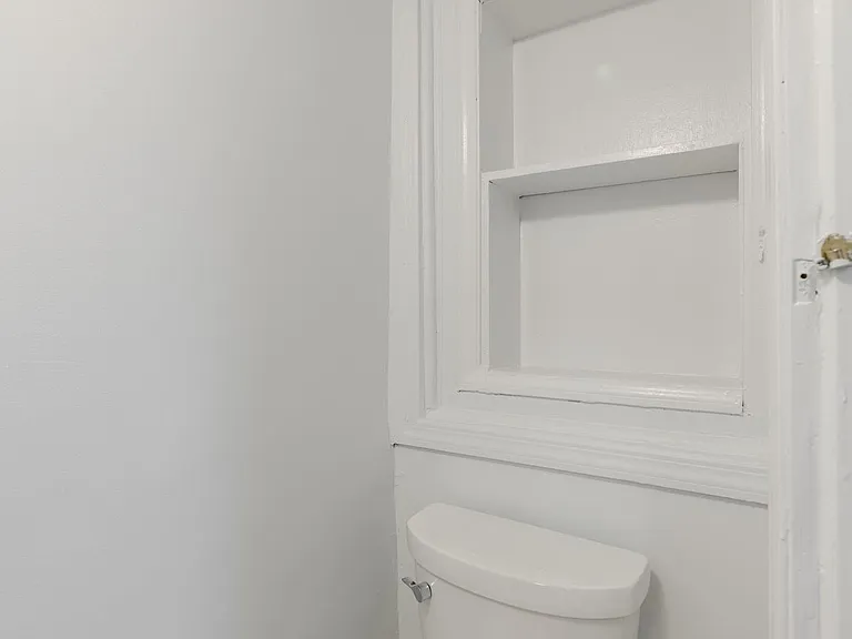 1443 Parkwood Pl NW #B — Photo 4