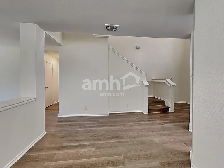 2207 Southeastern Trl — Photo 7
