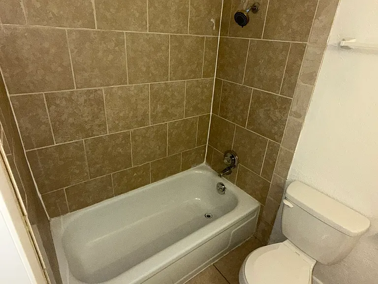 3608 Robinhood Dr — Photo 10