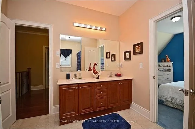 2271 Lyndhurst Dr — Photo 20