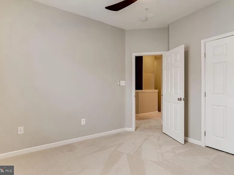 1739 Theale Way — Photo 11