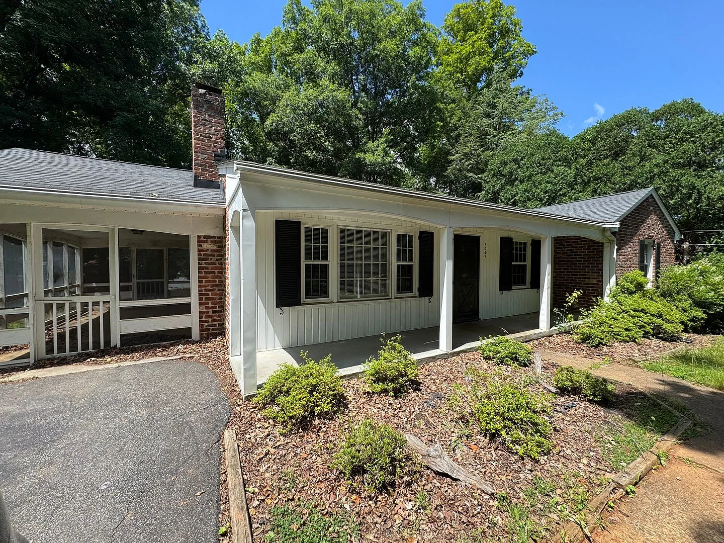 3 Bedroom House on One Level — Photo 1