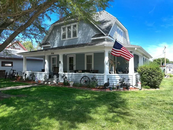 206 W 5th St, Bird City, KS 67731