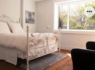 358 E 11th St #3, North Vancouver, BC V7L2G9