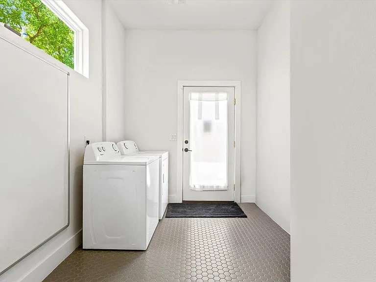 1404 E M Franklin Ave #1 — Photo 28
