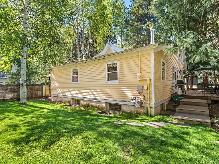 406 W Smuggler St — Photo 31