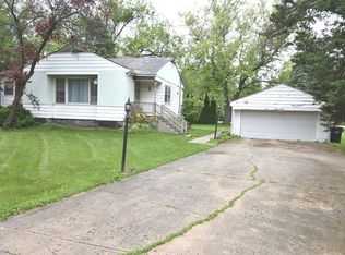 1228 Center Ln, Arlington Heights, IL 60004