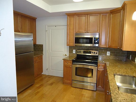 5th image of 485 Harbor Side St APT 306