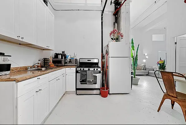 Rented by REAL New York | media 3