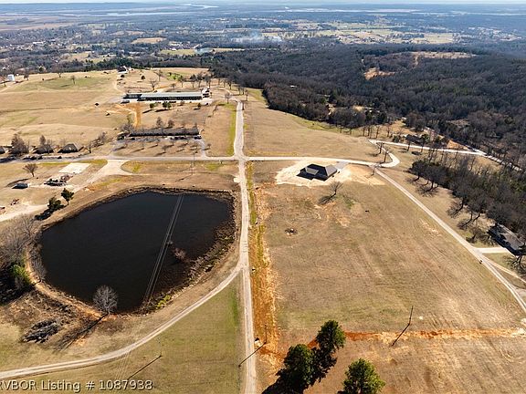 2nd image of Lyric Ln #4