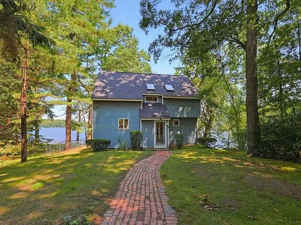 30 Creighton Ave, Foxboro, MA 02035