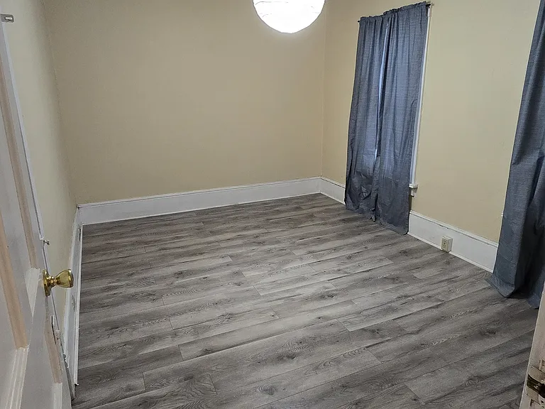 2431 7th Ave #2 — Photo 3