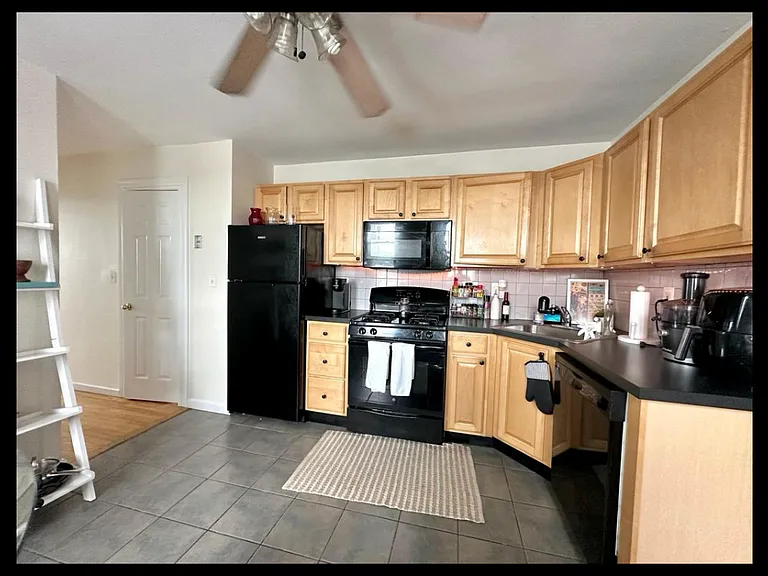 276 Bunker Hill St #3 — Photo 3