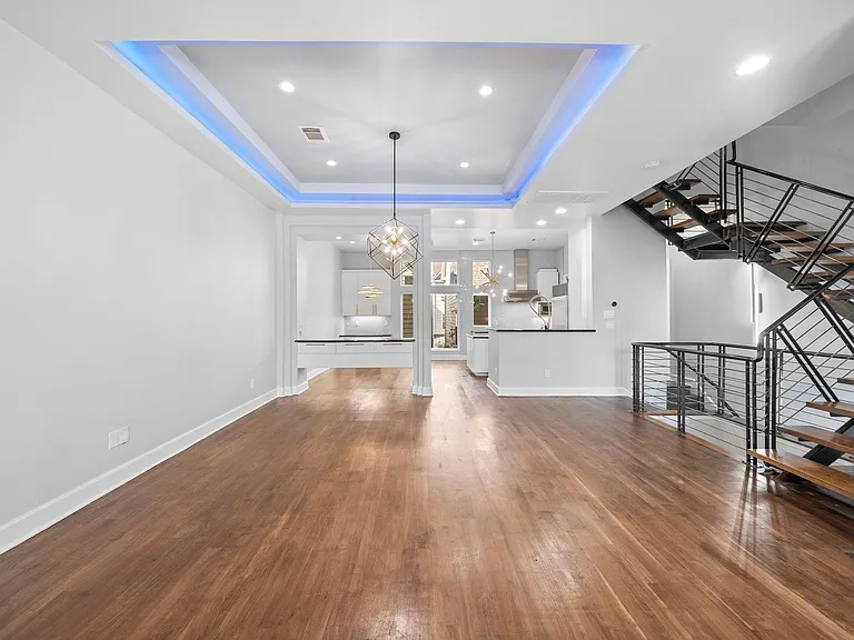 1822 Brun St — Photo 13