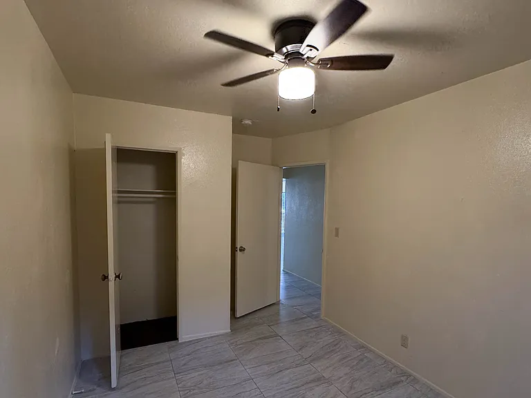 6515 S Victoria Ave #3 — Photo 4
