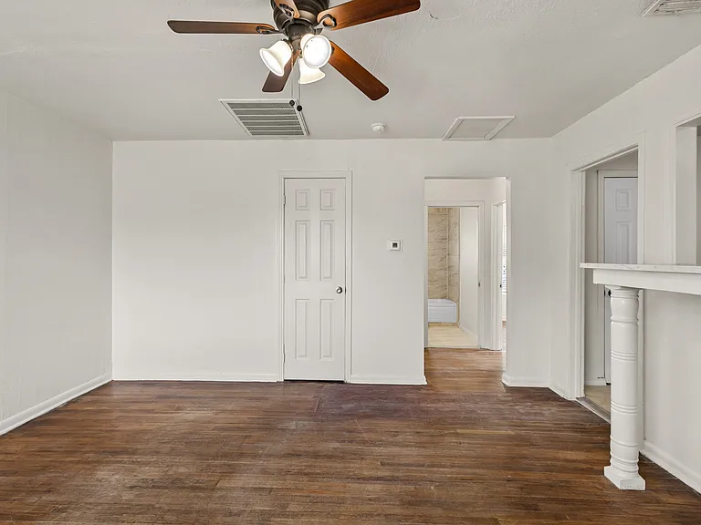 759 Avondale Ave #759 — Photo 7