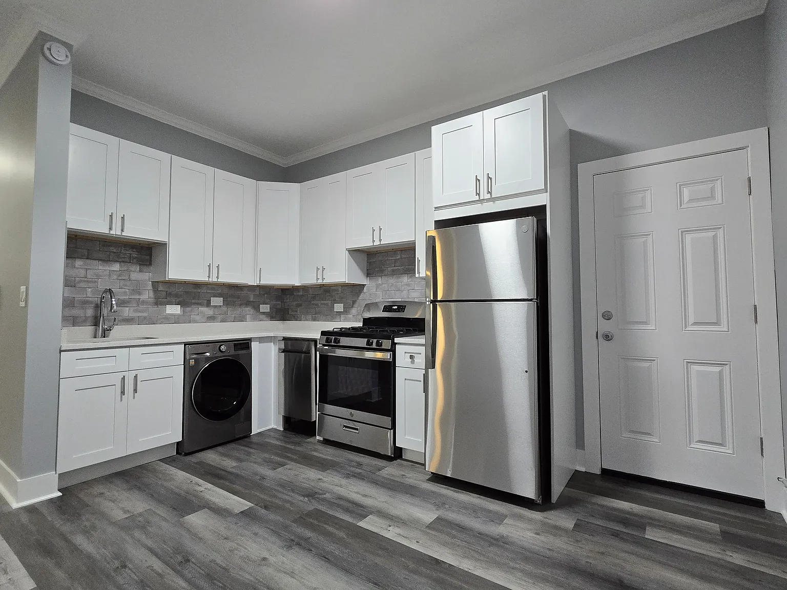 1 bed, $2,295 — Photo 2