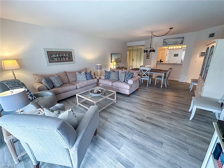 4240 Lake Forest Dr #413 — Photo 10