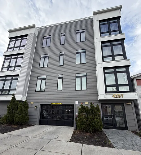 4281-4283 Washington St #4C Photo 1