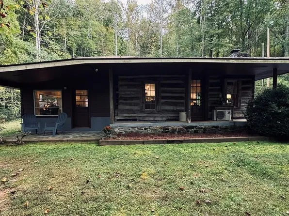 15 Crackerjack Ln, Whittier, NC 28789