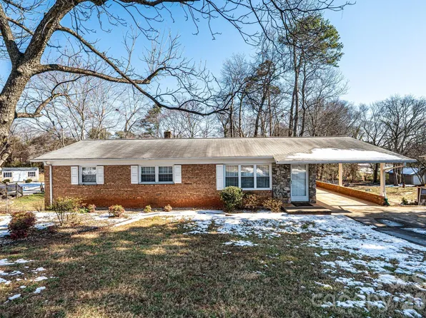 1005 2nd St SE, Conover, NC 28613