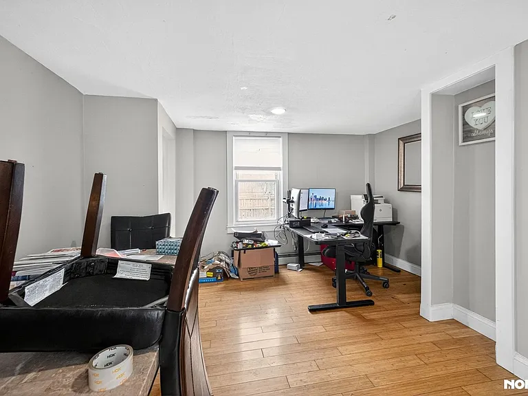 53 W Broadway — Photo 12