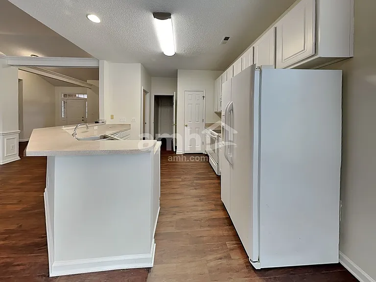 6604 Conifer Cir — Photo 5