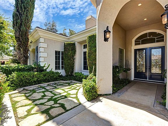 5th image of 1660 Alamitos Cir