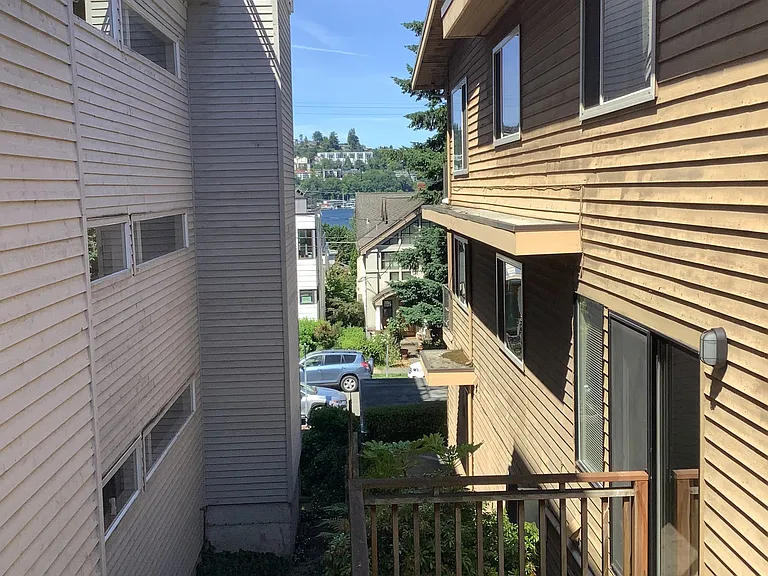 2360 Yale Ave E #5 — Photo 13