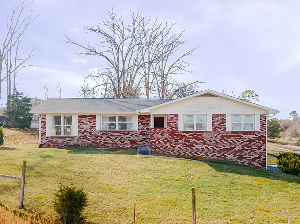 1836 Forest Hill Rd, Maryville, TN 37803