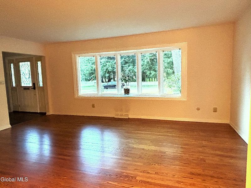 3rd image of 102 Woodhaven Drive