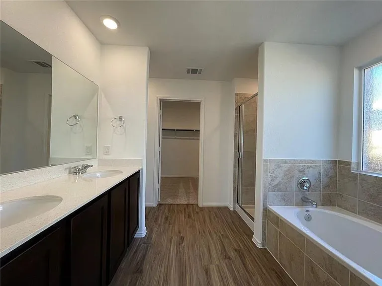 216 Arnage Dr — Photo 7