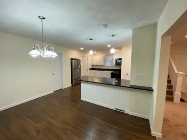 407 N Page Ave — Photo 8