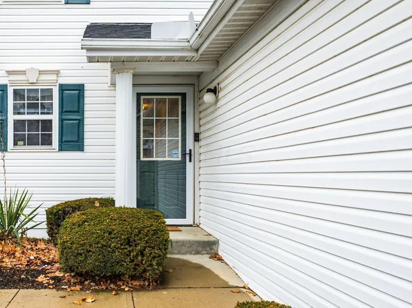 6748 Axtel Dr #12D, Canal Winchester, OH 43110