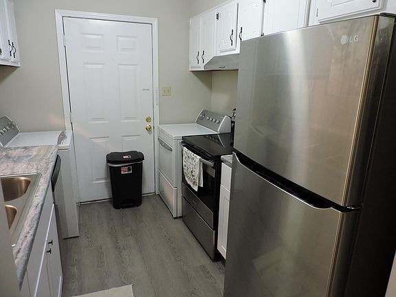 4th image of 7025 Amberly Way Dr