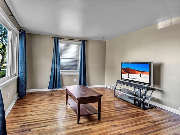 5th image of 95 Louis Ave