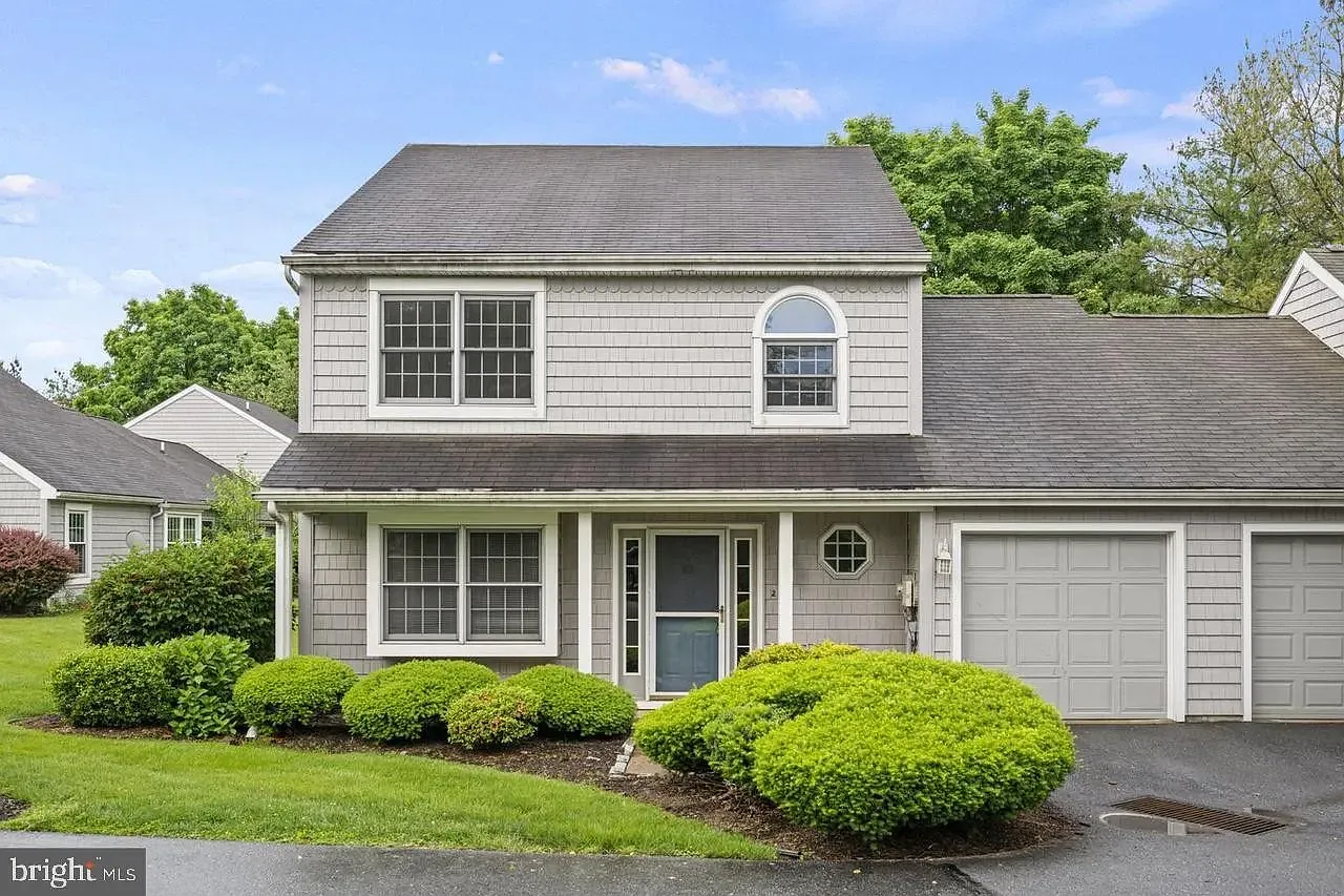 3 bed, 1.5 bath, 1690 sqft, $2,600 — Photo 1