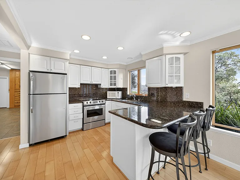 18750 Castle Hill Dr — Photo 31