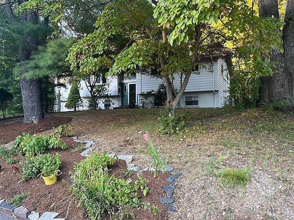 3rd image of 48 Spring Ln
