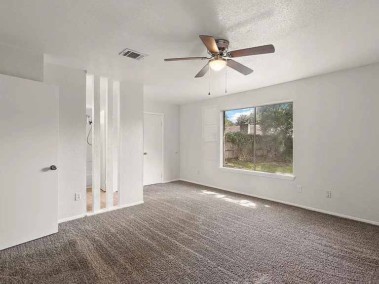 22307 Red River Dr — Photo 7