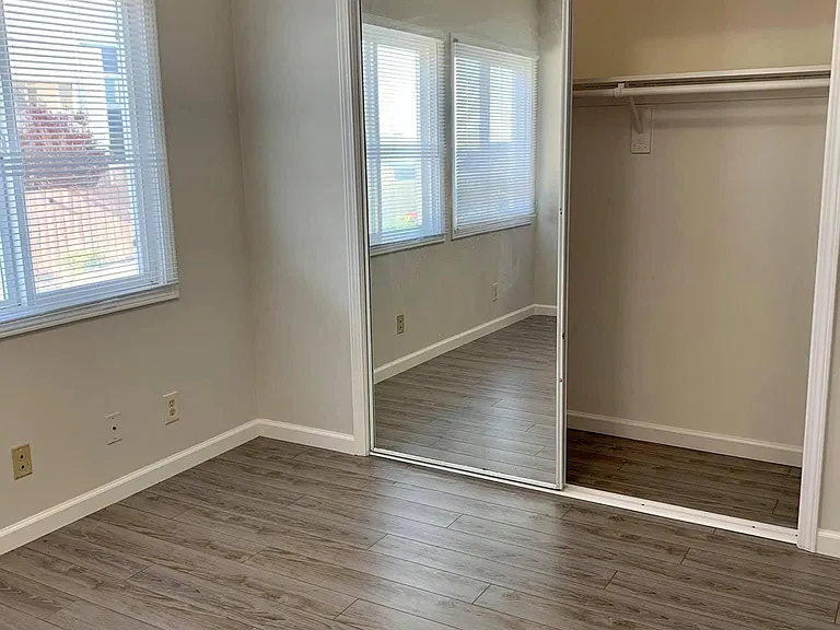 2329 32nd Ave #1 — Photo 3