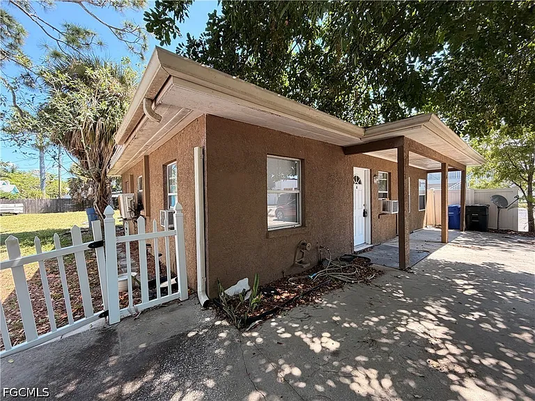 1935 Ricardo Ave — Photo 3