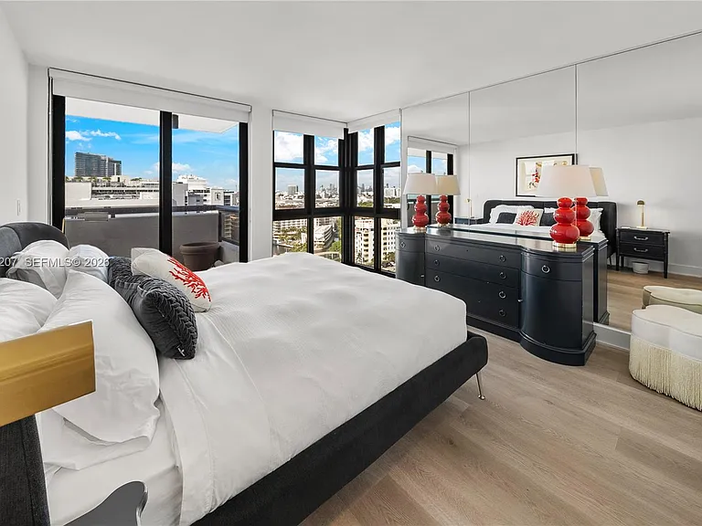 2555 Collins Ave #2014 — Photo 32