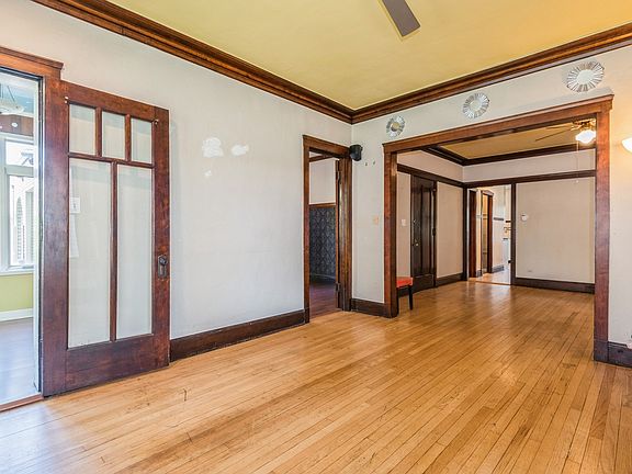 3rd image of 6809 N Wolcott Ave