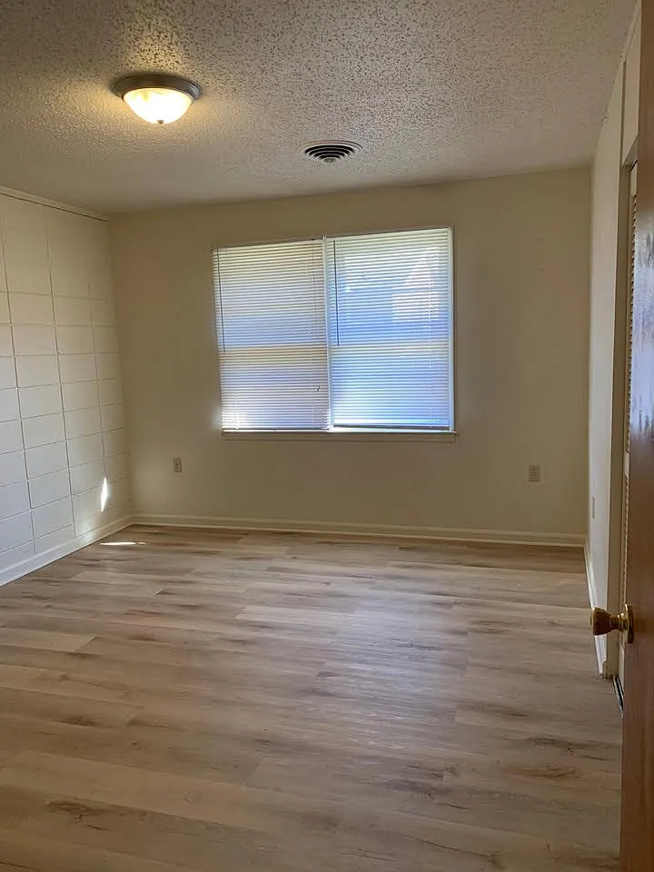 Building Photo - 2277-79 Montague Ave #2