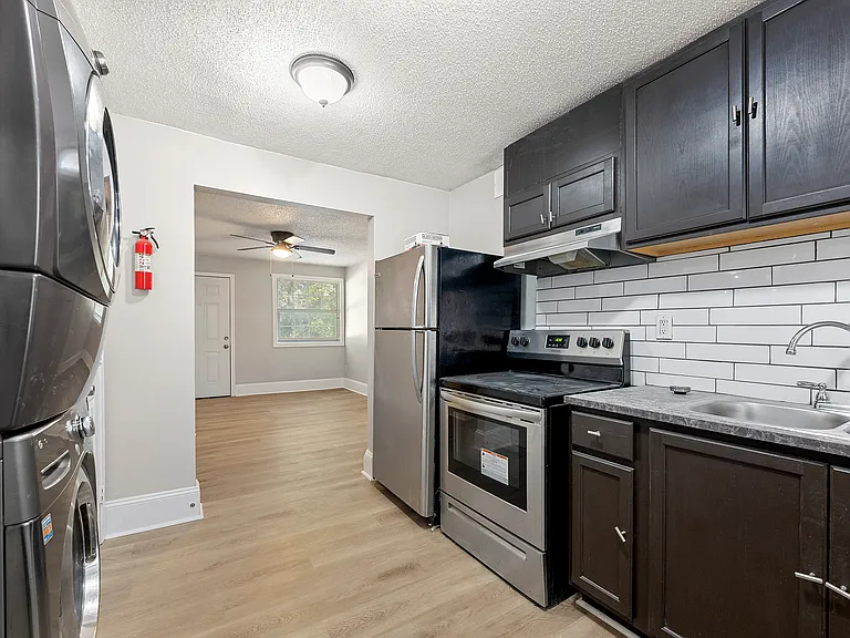156 Fairfield Pl NW #B-9 — Photo 2